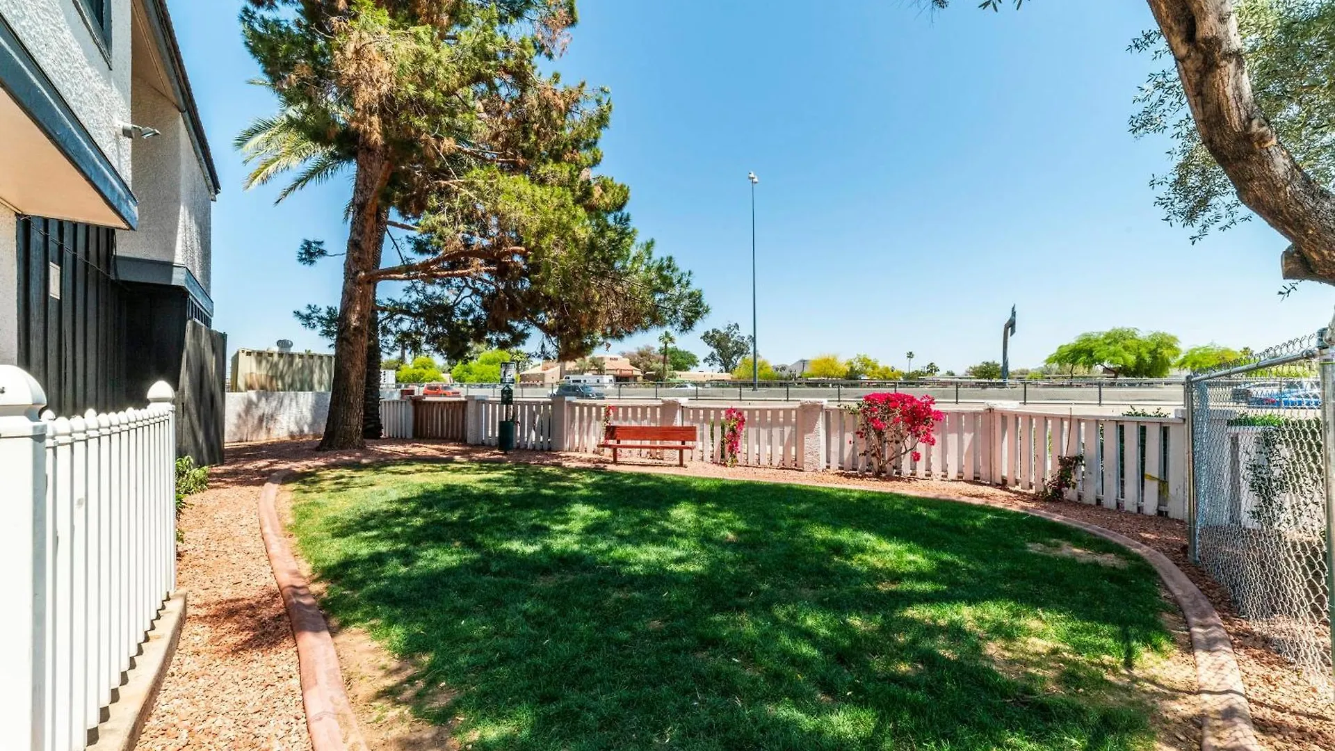Metro Phx Downstairs Studio Queen Apartment Phoenix